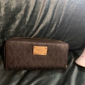 EUC Black Michael Kors wallet